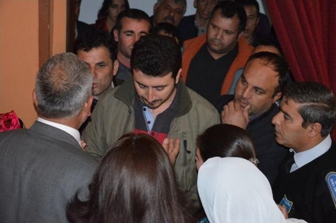 Viranşehir'de Kadınlar G&uuml;n&uuml; Etkinliğinde Gerginlik