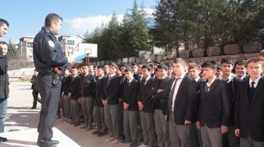 &Ccedil;ay İl&ccedil;esindeki Okullarda 'şiddetin &Ouml;nlenmesi' Toplantıları