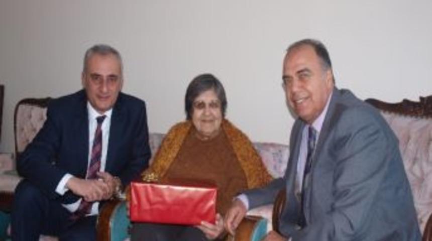 İzmirgaz 400 Bininci Abonesini Ödüllendirdi