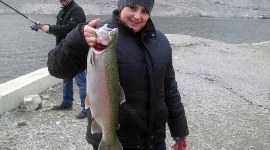 Torul Barajında 4 Kiloluk Somon