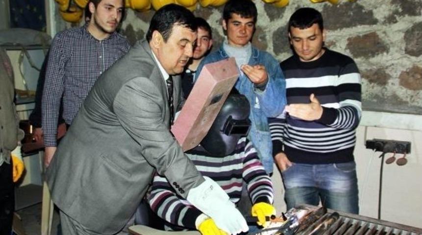 Meslek &Ouml;ğrenerek Para Kazanıyorlar