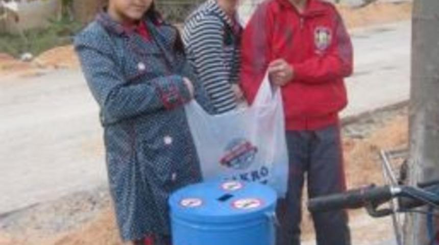 Alanya'da Kapak Getiren &Ouml;ğrenciye Kırtasiye Malzemesi