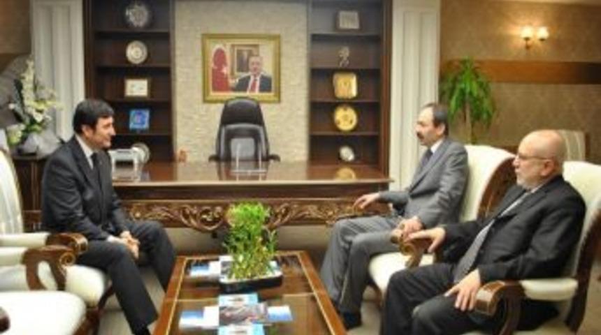 Kto Başkan Adayı G&uuml;lsoy'dan Ak Parti'ye Ziyaret