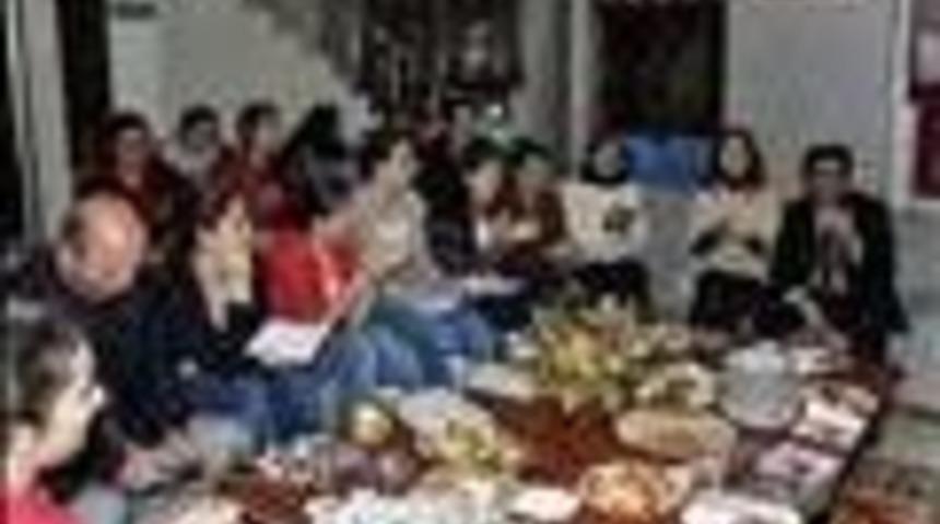 Vali Güzeloğlu'ndan Kız Öğrenci Yurduna Ziyaret