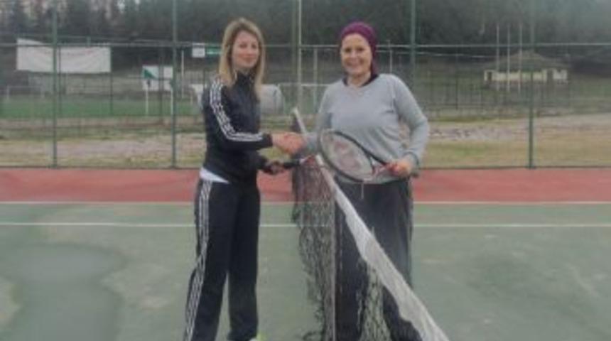 Vezirk&ouml;pr&uuml;&rsquo;de İlk Tenis Ligi