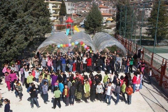 Mehmet Akif Ersoy İlköğretim Okulu Yabancı Konuklarını Ağırlıyor