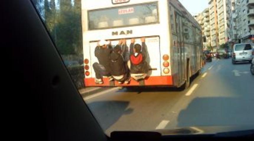 İzmir&rsquo;de &Ccedil;ocukların &Ouml;l&uuml;m&uuml;ne Oyunu Kameralara Yansıdı