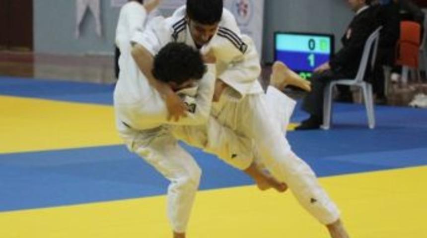 G&ouml;rme Engellilerden 4 Madalya