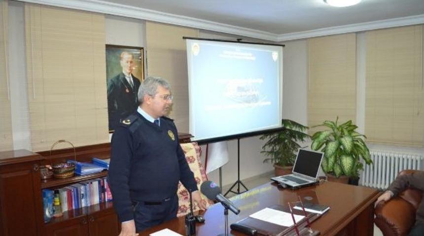 İl&ccedil;e Emniyet M&uuml;d&uuml;rl&uuml;ğ&uuml; Esnafla 'huzur Toplantısı' Yaptı