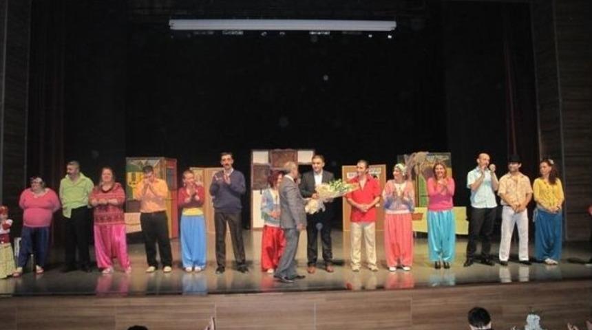 Vergi Dairesi &Ccedil;alışanlarından Tiyatro G&ouml;sterisi