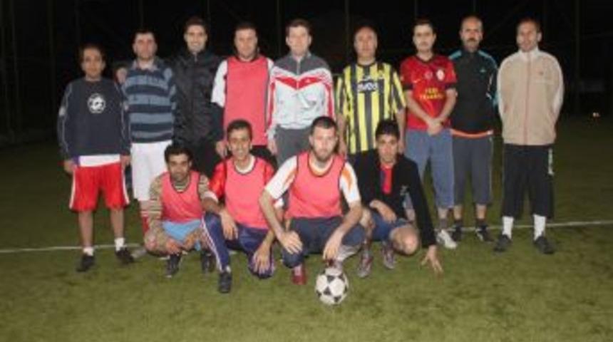 Gazetecilerden Kurum Amirleriyle Dostluk Maçı