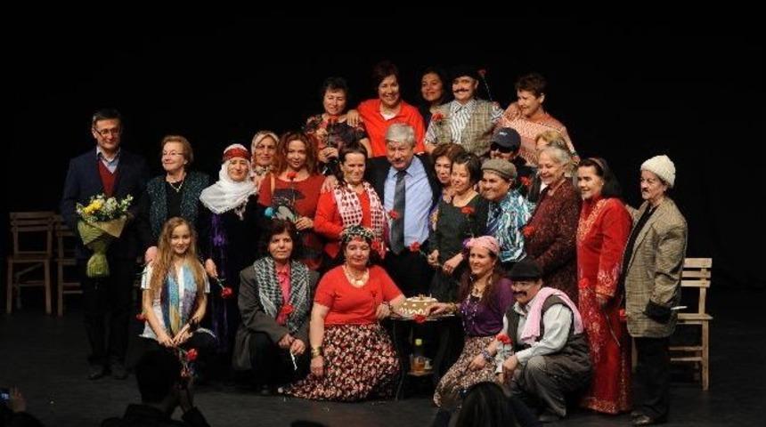 &lsquo;kadınlar Tiyatroyla Buluşuyor&rsquo;da &Uuml;&ccedil;&uuml;nc&uuml; Oyun Sahnede