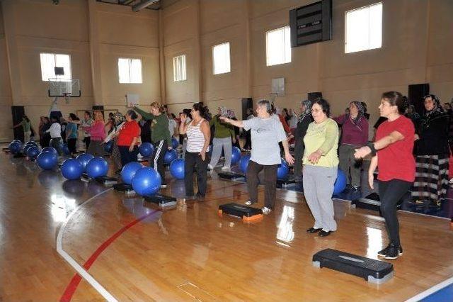 Ev Hanımlarından Spor Kurslarına Büyük İlgi