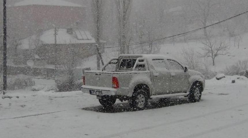 Çukurca’da Yoğun Kar Yağışı
