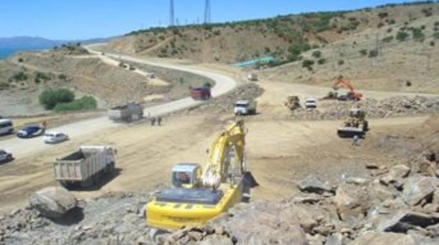 Maden yolu trafiğe kapatıldı