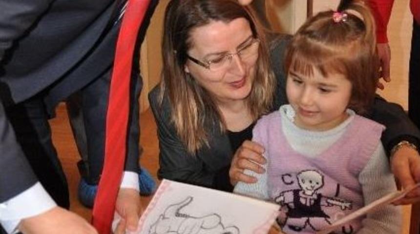 &ldquo;k&uuml;&ccedil;&uuml;k Yaşta &Ouml;ğrencilerimize Devlet, Millet, Polis Sevgisini Aşılamalıyız&rdquo;