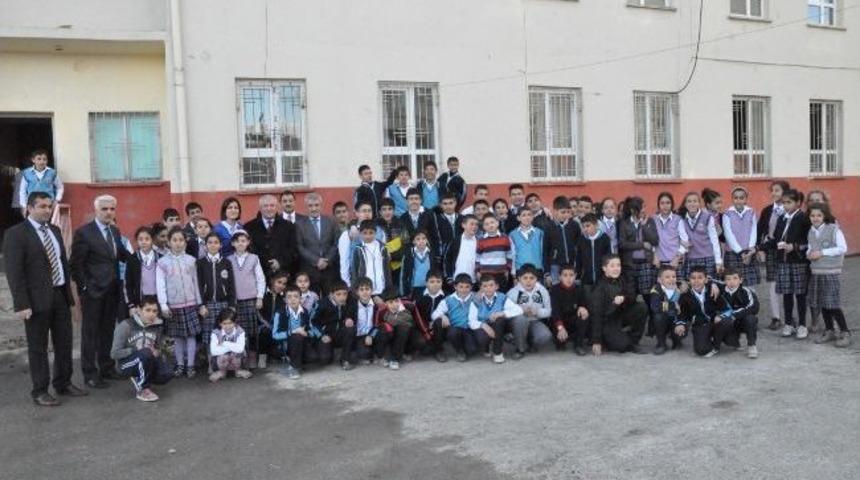 Tff Ve Maskf&rsquo;den, Yeşiltepe Ahmet Parlak Ortaokuluna Malzeme Yardımı