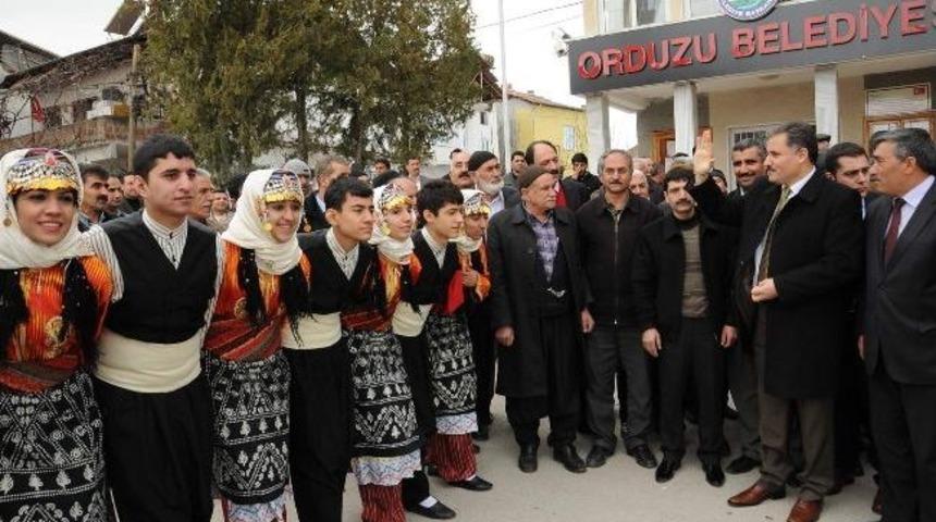 Belediye Başkanı Ahmet &Ccedil;akır, Orduzu&rsquo;yu Ziyaret Etti
