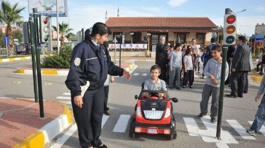 Kepez Belediyesi &Ouml;ğrencilere &ldquo;trafik Bilinci&rdquo; Aşılıyor