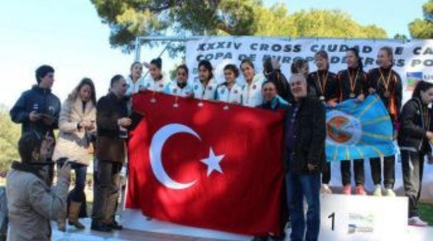 Toros Yağmur Anadolu Lisesi &Ouml;ğrencileri Atletizmde Avrupa Ikincisi Oldu