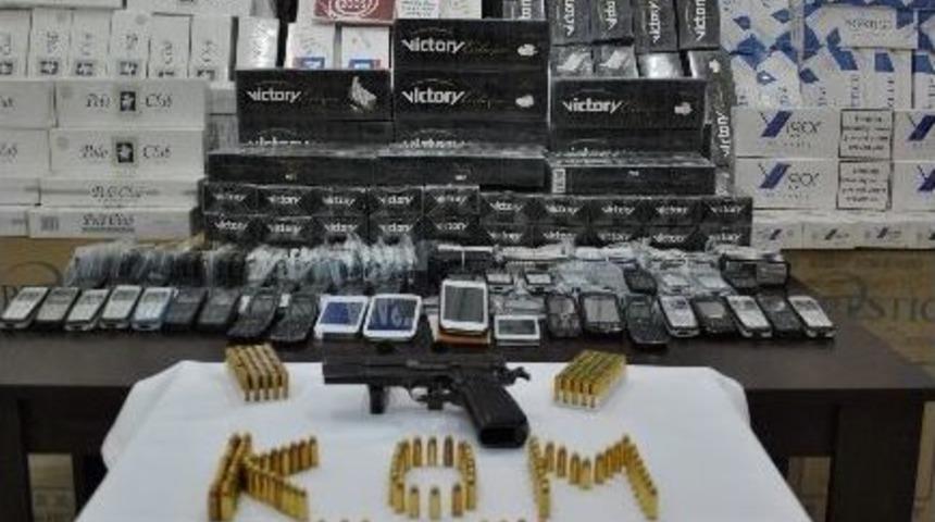 Amasya Polisinden Ka&ccedil;ak Sigara Ve Cep Telefonu Operasyonu