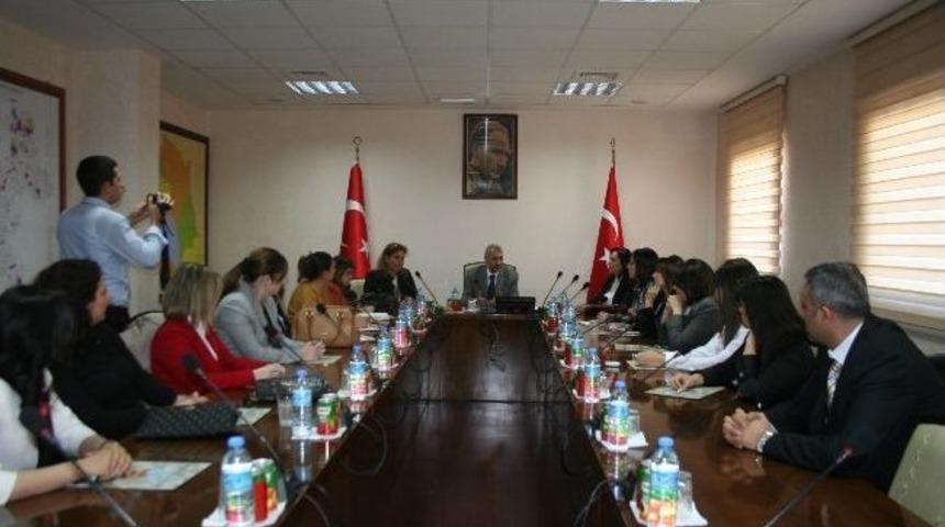 G&ouml;n&uuml;l El&ccedil;ileri Vali G&uuml;ven&ccedil;&rsquo;in Eşi Başkanlığında Toplandı