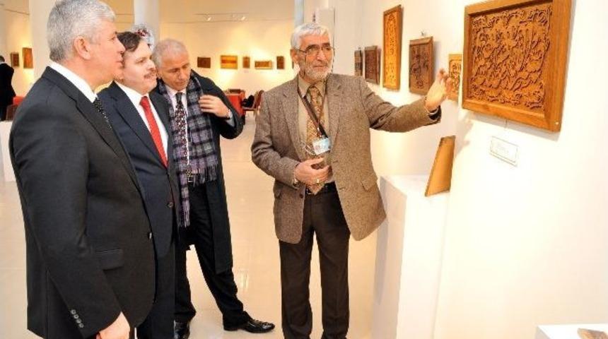 Vali Mehmet Ufuk Erden &ldquo;ahşabın Hat Sanatıyla Buluşması&rdquo; Adlı Sergiyi Gezdi