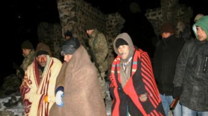 Iğdır'da Kar Ve Tipide Mahsur Kalan &Ccedil;oban Ve K&ouml;yl&uuml;ler Kurtarıldı