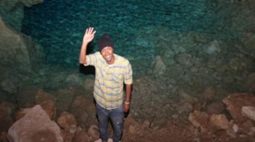 Somalili Ve Afganlar İnsuyu Mağarası'nı Gezdi