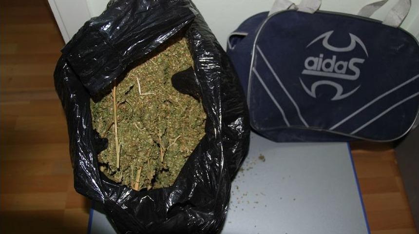 Silifke&rsquo;de 20 Kilo Esrar Yakalandı