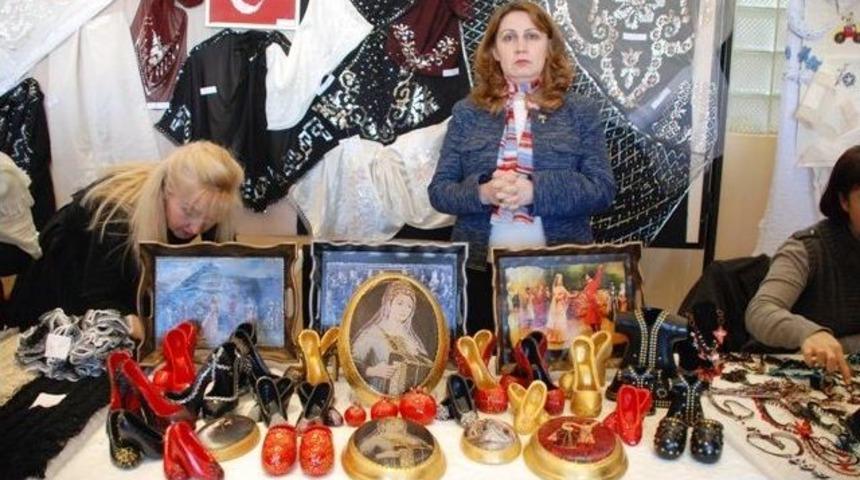 Kadınlar El Emeklerini Sergiledi