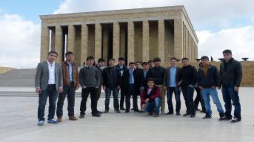 Batmanlı Gen&ccedil;ler, Başkent'i Tanıma Fırsatı Buldu