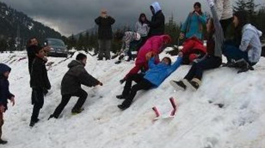 "kartopu" Projesiyle &Ouml;ğrenciler İlk Kez Kar G&ouml;rd&uuml;