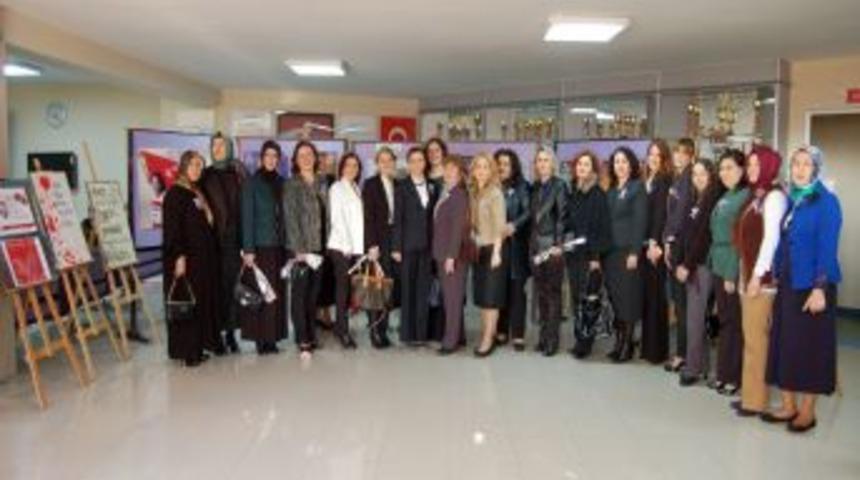 &Uuml;ftade Okul Aile Birliği Uşak'ta Yılın Kadınını Se&ccedil;ti