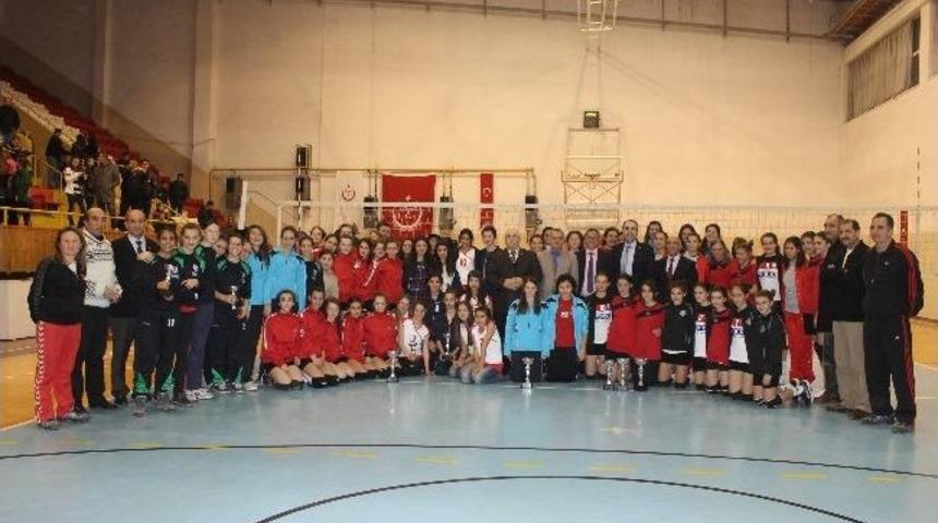 Voleybolda &Ccedil;iftlikk&ouml;y Ambargosu