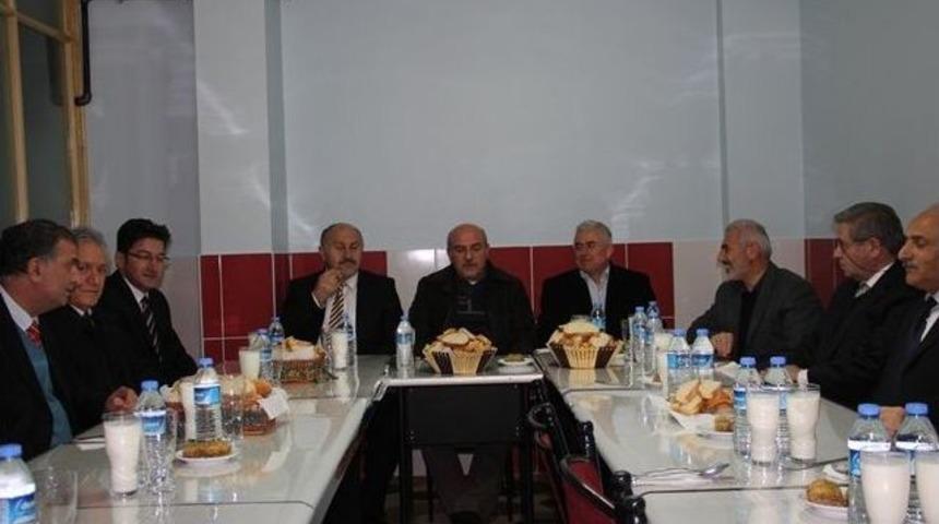 Vali İpek, Zahit Mahallesi Sakinlerinin Sorunlarını Dinledi