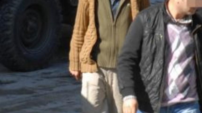 Uyuşturucu Su&ccedil;undan Aranan Gen&ccedil; Teslim Oldu