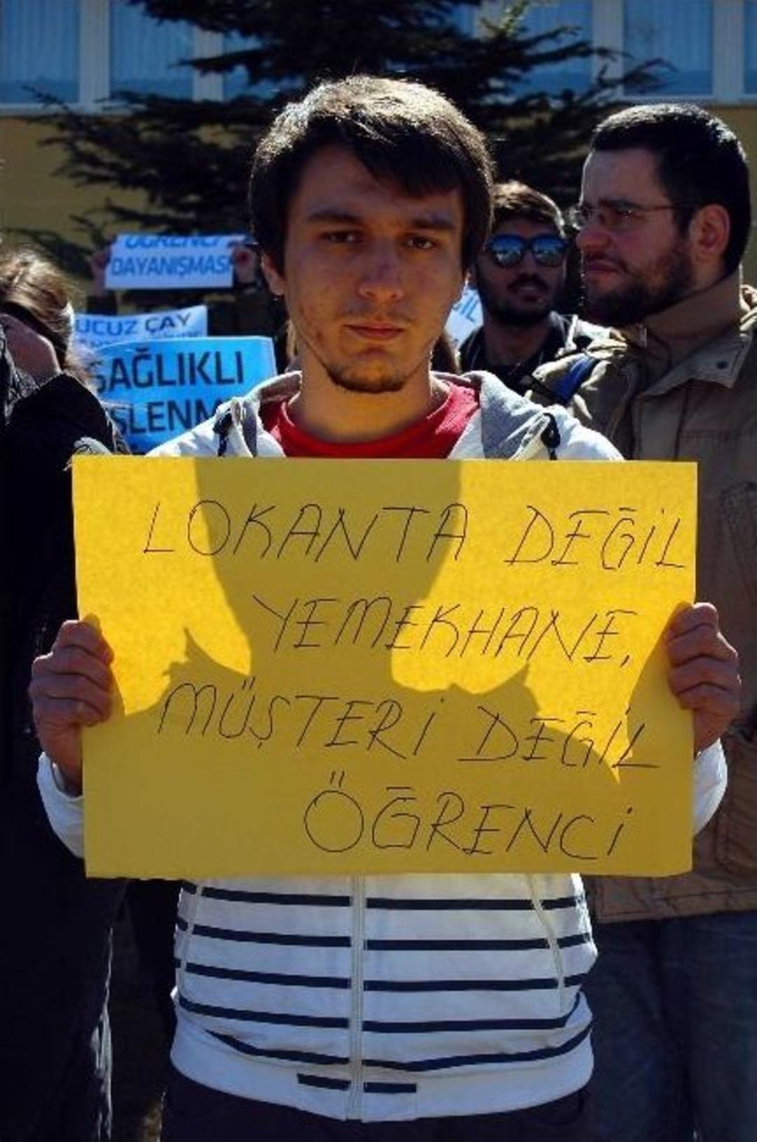 Esog&uuml;&rsquo;de &Ouml;ğrenciler Yemek Zammını Protesto Etti