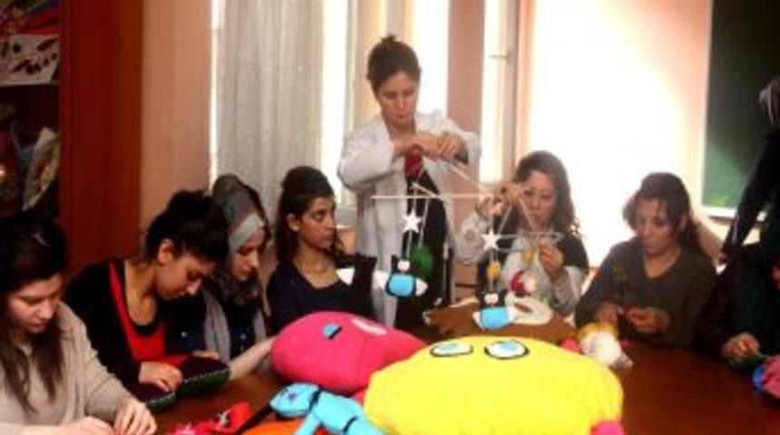 Anneliğin Inceliklerini &Ouml;ğreniyorlar