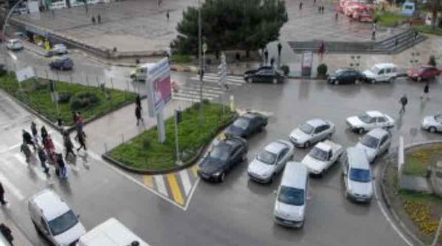 Samsun'da Ara&ccedil; Ve S&uuml;r&uuml;c&uuml; Sayısı Artıyor