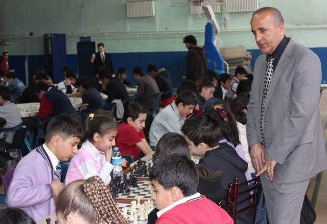 Hakkari’de Satranç Turnuvası Sonuçlandı