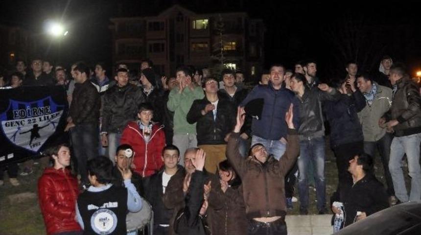 Taraftarlar Sedef&ccedil;i&rsquo;yi İstifadan D&ouml;nd&uuml;rd&uuml;