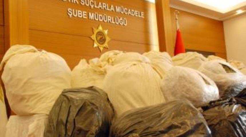 İstanbul Polisi, 475 Kilo Esrar Ele Ge&ccedil;irdi
