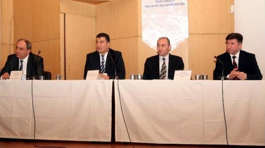 Sivas&rsquo;ta Deprem Haftası Etkinlikleri Kapsamında Panel D&uuml;zenlendi