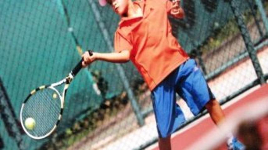 Balıkesirli Minik Raket Teniste 1 Numara