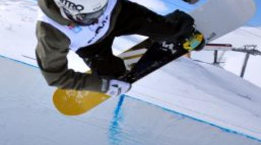 Paland&ouml;ken'de Bu Sefer Fırtına Değil, Snowboard&ccedil;ılar Esti