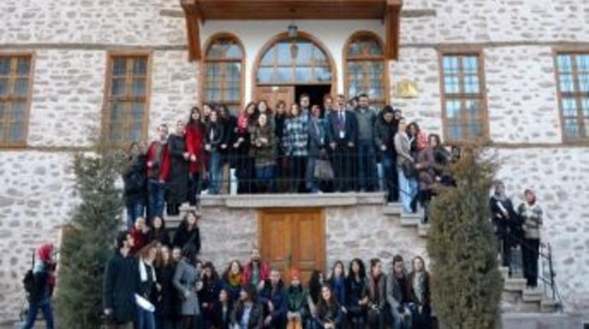 &Uuml;niversite &Ouml;ğrencilerinden Sille İ&ccedil;in Beyin Fırtınası