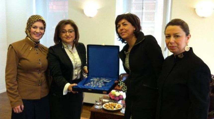 Milletvekili &Ouml;znur &Ccedil;alık Bm Toplantısına Katıldı