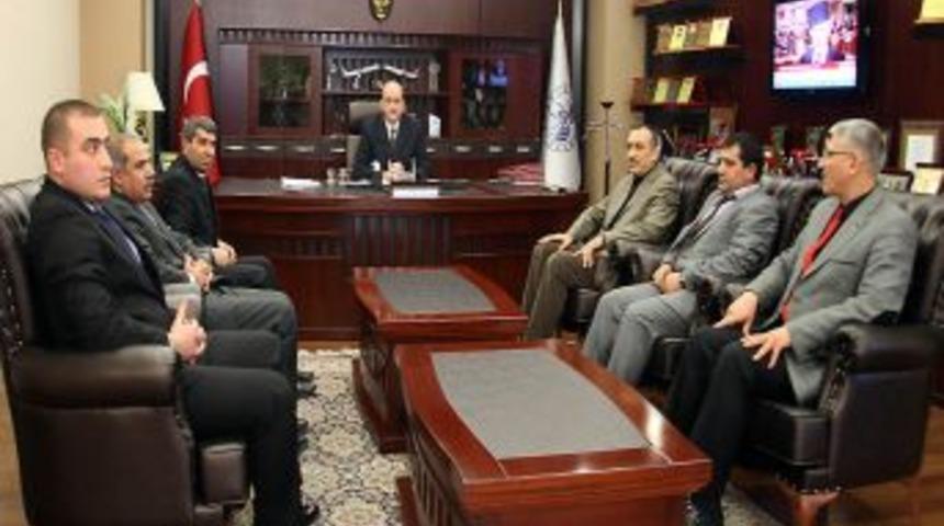 Jeofizik M&uuml;hendislerinden Elazığ Belediye Başkanı Selmanoğlu'na Ziyaret