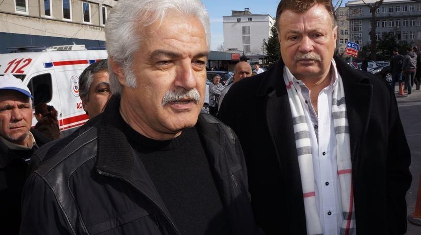 Sanat&ccedil;ı Dostları Tamer Yiğit&rsquo;i Yalnız Bırakmadı